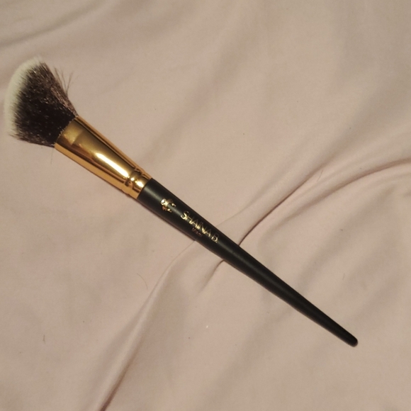 SHAINA B Contour Brush - Picture 3 of 3